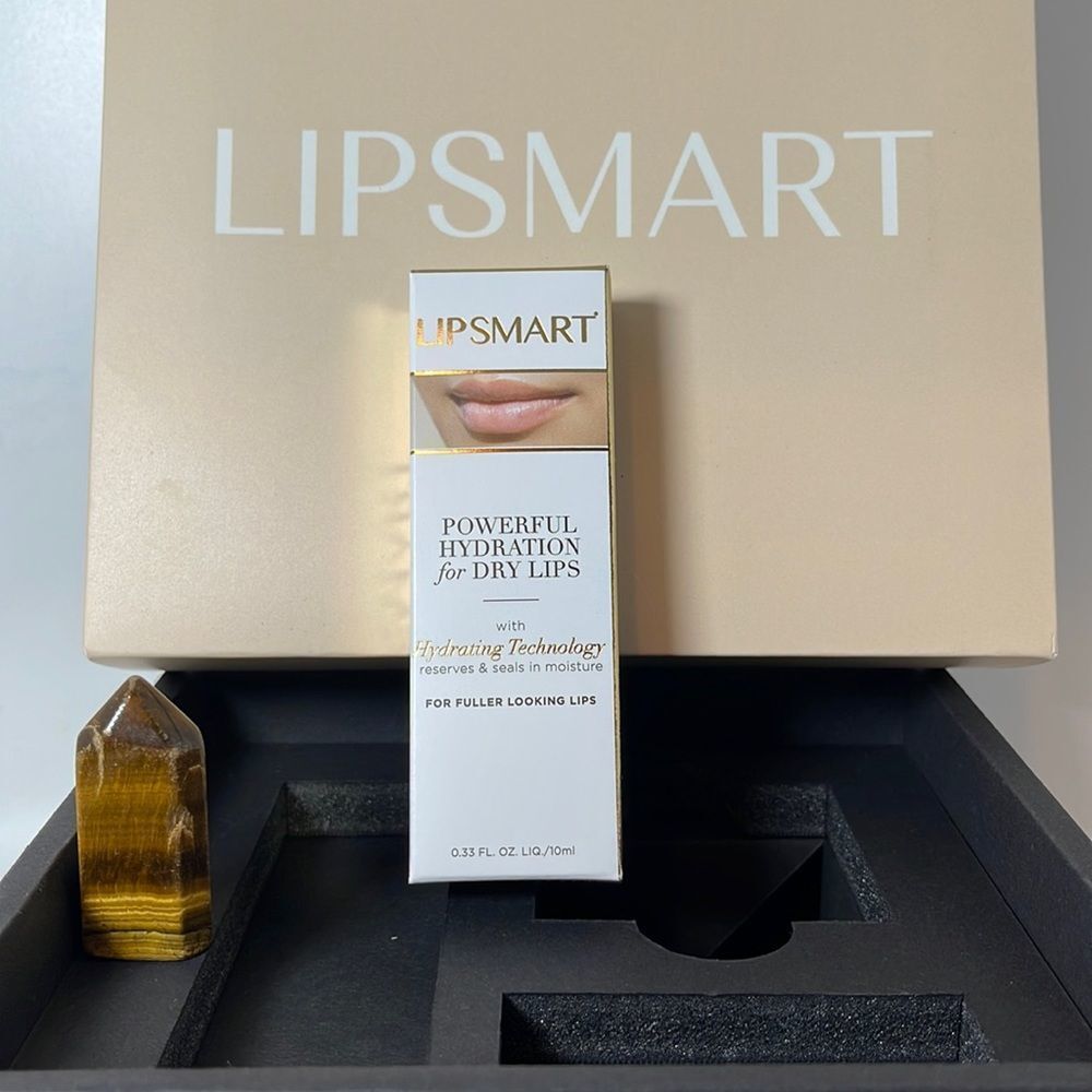 NIB LIPSMART Hydrating Lip Balm + Powerful Tigers Eye Kit